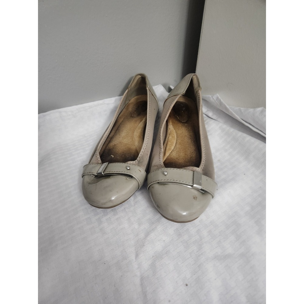 Dexflex Comfort Womens Beige Patent Trim Ballet Flats Size 10 Round Toe Strap